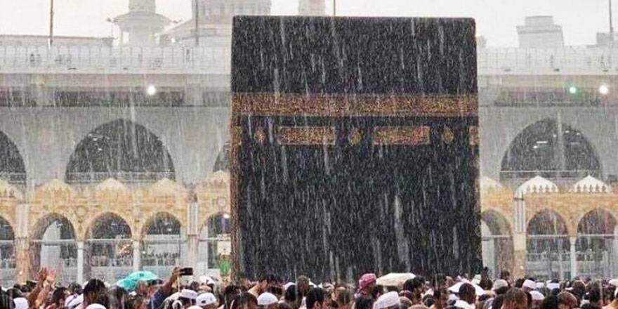 Kabe'deki yağmur sevinci görülmeye değer