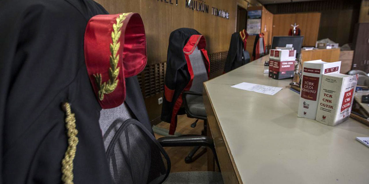 Başörtülü hakimi 'laikliğe' aykırı bulan avukat baroya şikayet edildi