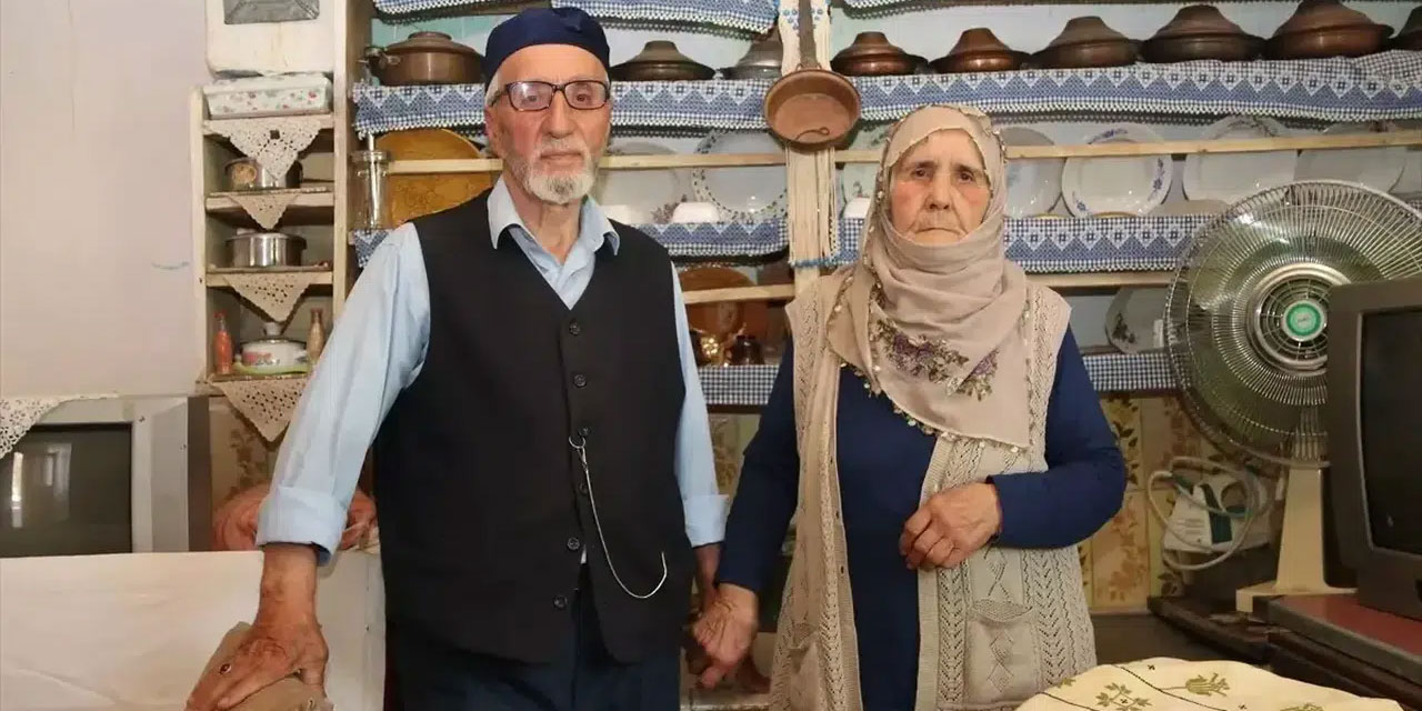 Evliliklerinde 60 yılı geride bırakan çiftten huzurlu aile tavsiyeleri