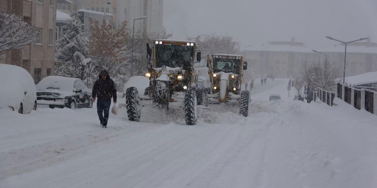 Van'da beyaz rahmet bereketli geldi