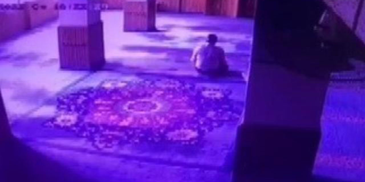 Camide ikindi namazını kılarken vefat etti