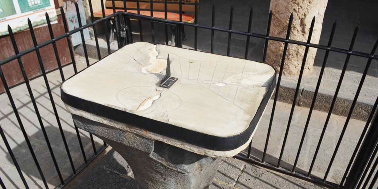 El Cezeri'nin yaptığı güneş saati 800 yıldır ayakta