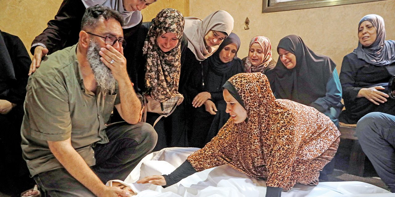Terör devleti israil yakıp yıkıyor: Gazze’yi vuruyor Suriye’de ilerliyor