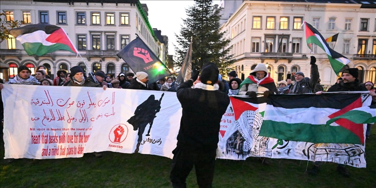 Avrupa Parlamentosu önünde, israilin alıkoyduğu doktor Ebu Safiyye için gösteri düzenlendi