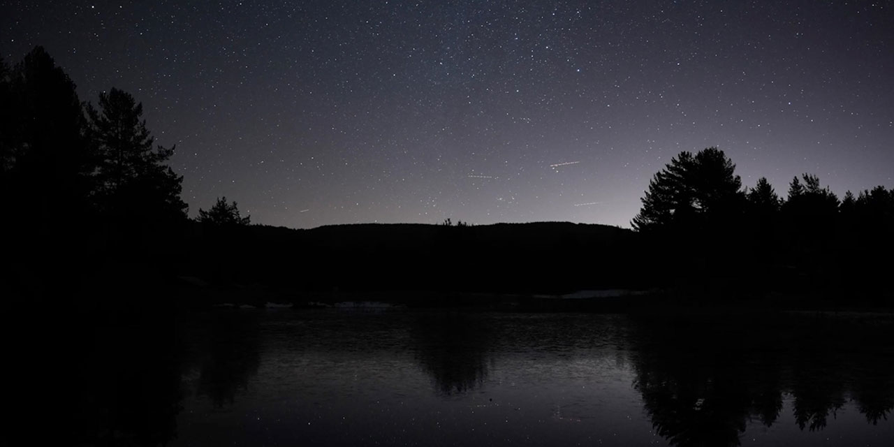 Işık Dağı'nda yıldızlı gece