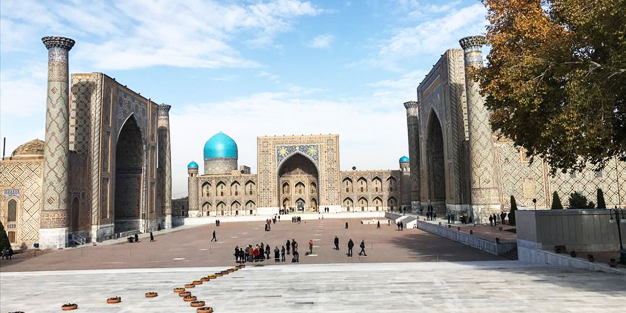 Hadis ilminde tartışmasız otorite İmam Buhari'yi rahmetle yad ediyoruz