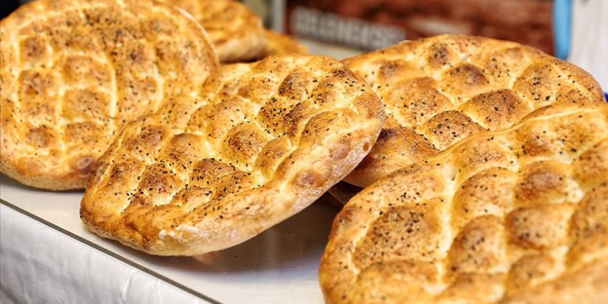 Meslek liseliler yaptıkları pidelerle ihtiyaç sahiplerinin yüzünü güldürüyor