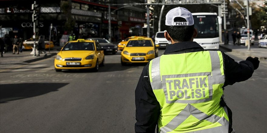 Emniyet kemeri kullanmayan 10 bin sürücüye ceza
