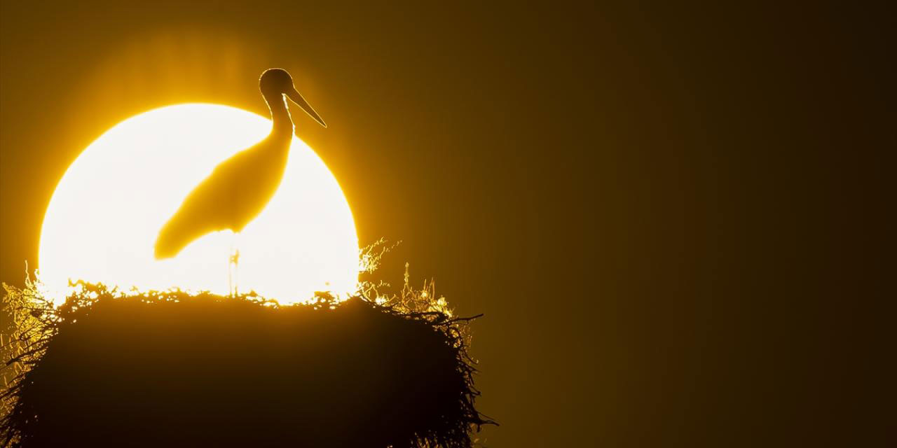 İstanbul ve Erbil'de gün batımı ve dolunay