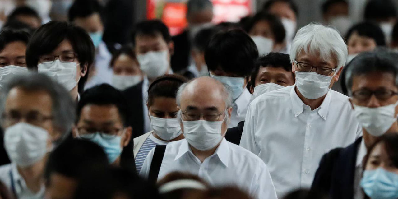 Maskeye alışan Japonlar gülmeyi unuttu eğitim almaya başladı