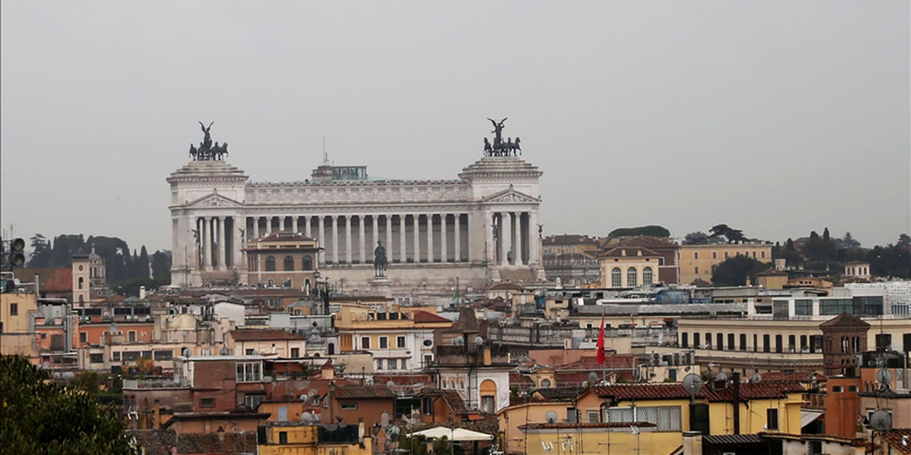 İtalyanlar Müslüman olunca 'potansiyel terörist' muamelesi görüyor