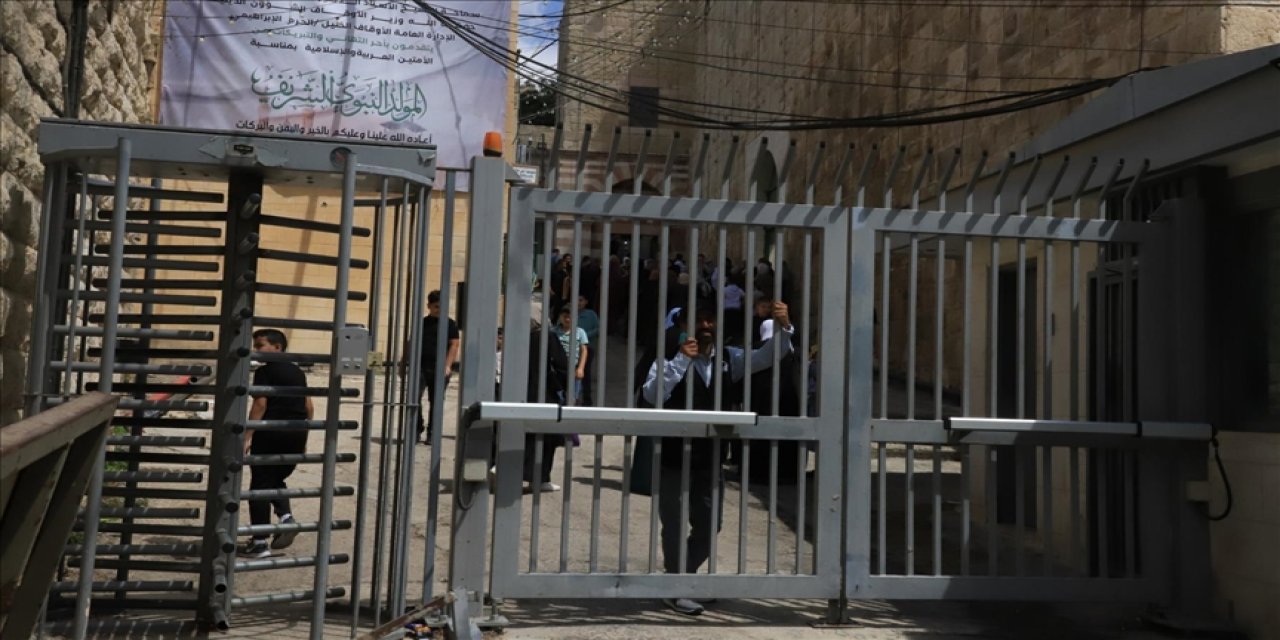 Katil israil El-Halil'i 'açık cezaevine' dönüştürdü