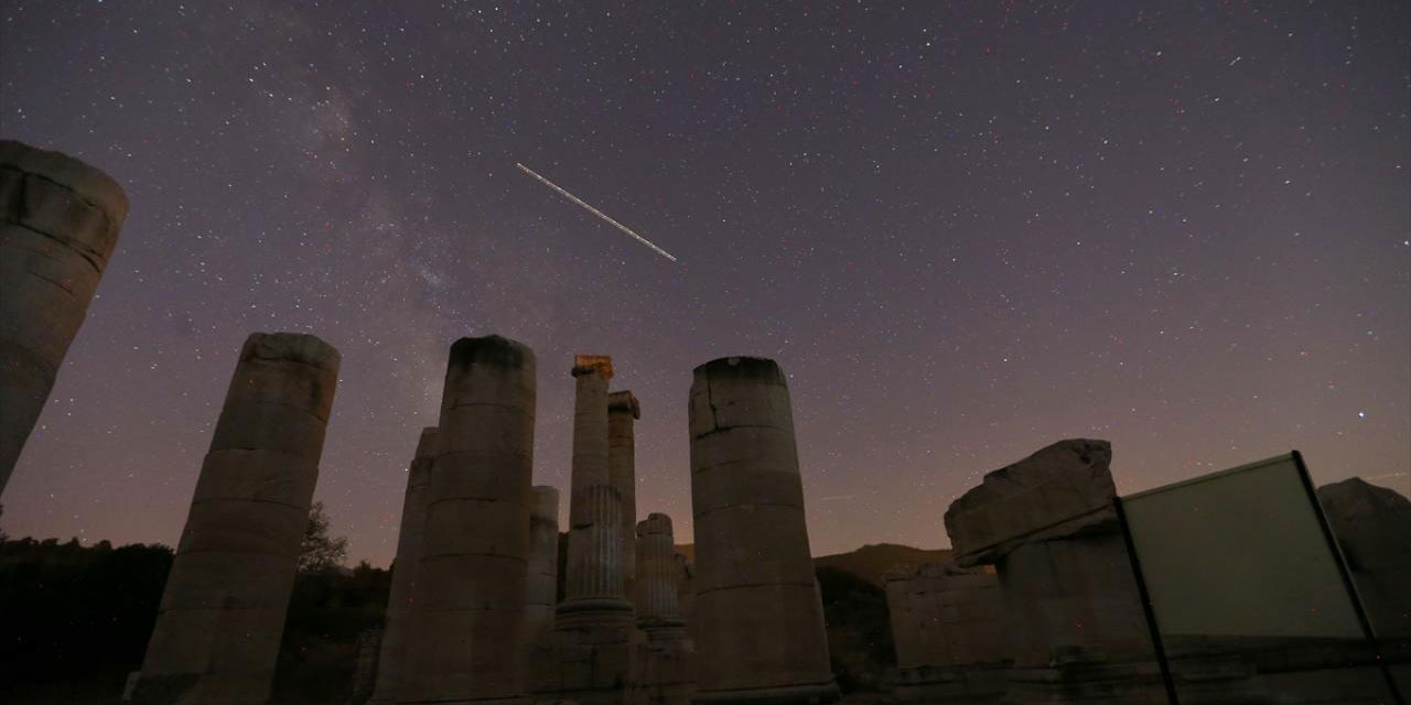 Perseid meteor yağmuru ile gece aydınlandı