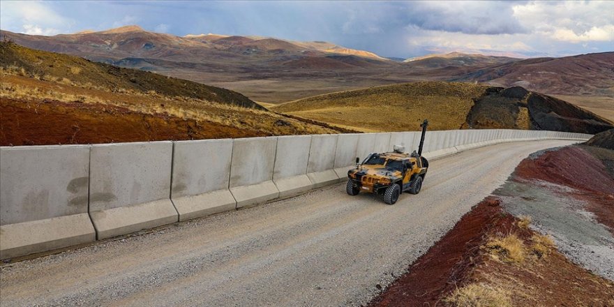 Huduttaki güvenlik duvarı sınırdan kaçak geçişleri engelledi