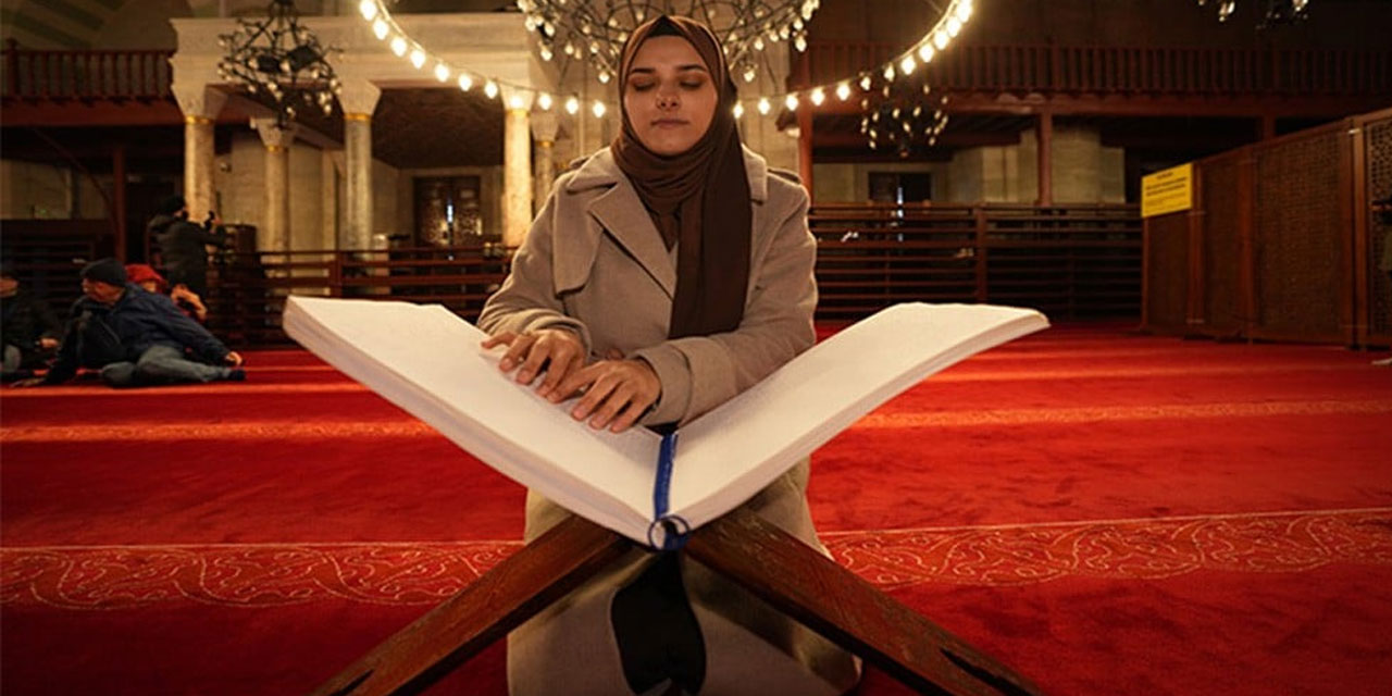 'Yapamazsın' denilen görme engelli, azmiyle hafız olmayı başardı