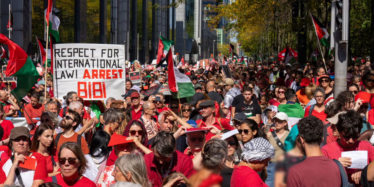 Belçika'nın başkenti Brüksel'de on binler Gazze için sokaklara indi