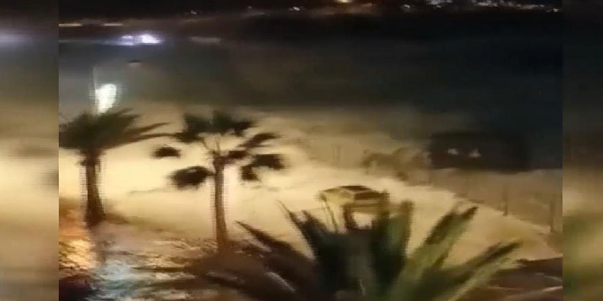 Kim dizginliyor bu denizleri? İspanya'da deniz suyu yükseldi, sel alarmı verildi