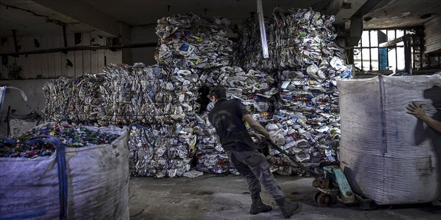 Sri Lanka on binlerce tonluk yasa dışı çöpü İngiltere'ye geri gönderdi