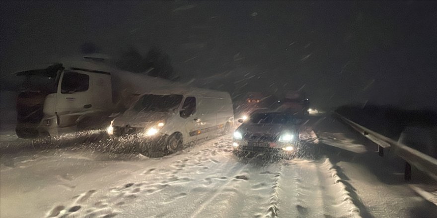 Kocaeli'den İstanbul istikametine tır ve kamyonların geçişine izin verilmiyor