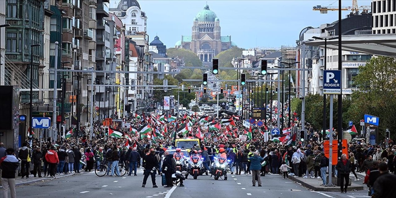 israile nefret büyüyor: Belçika'da on binlerce kişi yürüdü