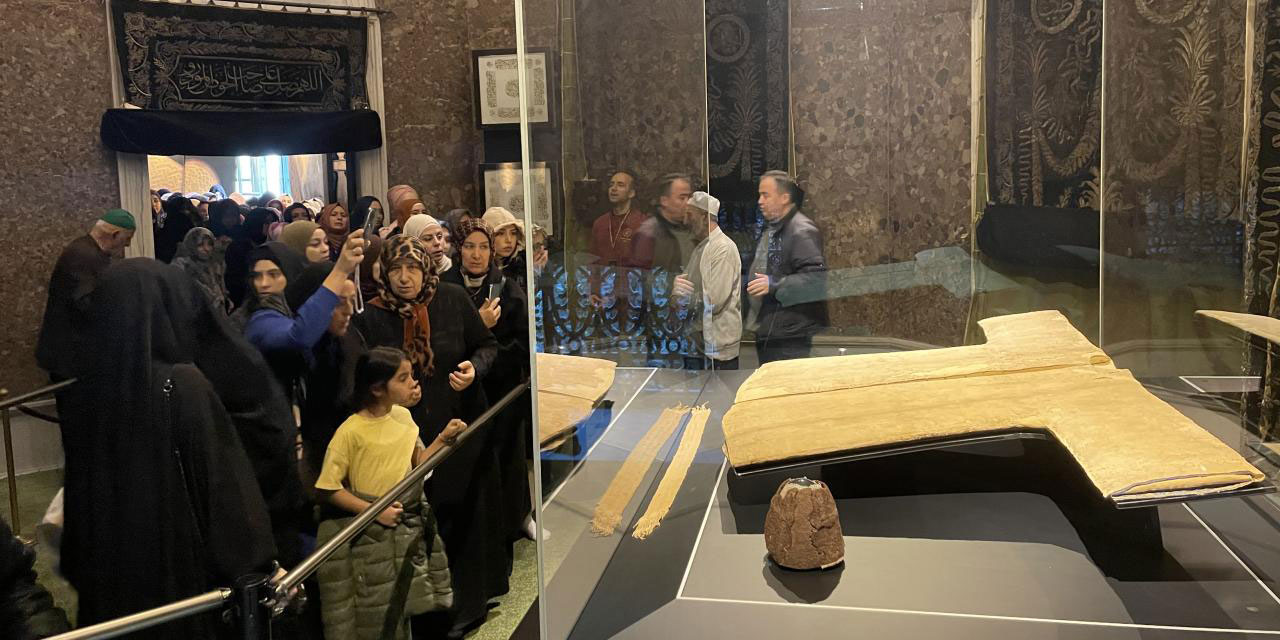 Hırka-i Şerif'e veda: Ziyaretin son gününde uzun kuyruklar oluştu