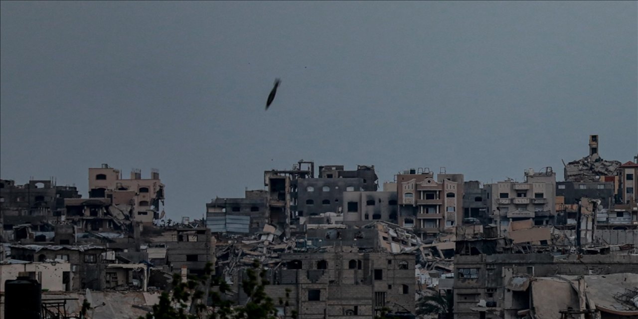 Katil israil saldırmaya devam ediyor: 8'i kadın 14 şehit