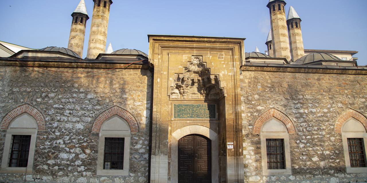 Saraybosna'daki Gazi Hüsrev Bey Medresesi 473'üncü mezunlarını verdi