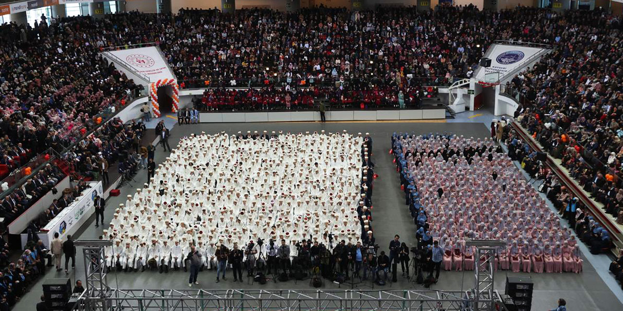 Kayseri’de 514’ü erkek, 286’sı kız öğrenci toplam 800 hafıza icazet verildi