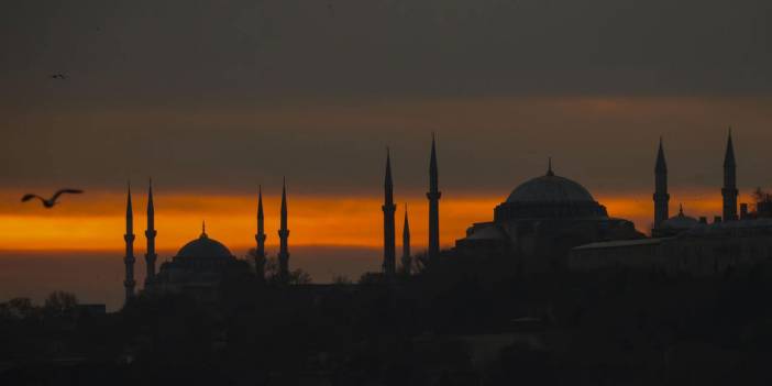 İstanbul'da gün batımı: Ayasofya, Sultanahmet, Kız Kulesi