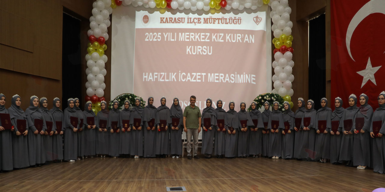 Sakarya'da hafızlığını tamamlayan 34 kız öğrenciye icazet verildi