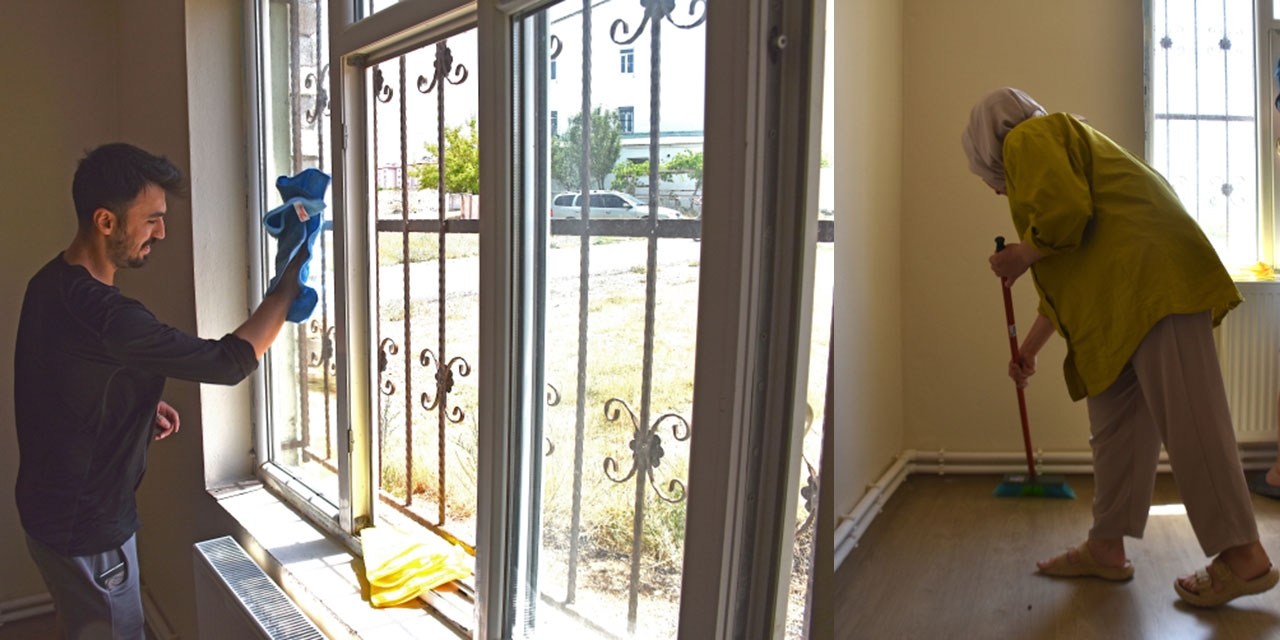 Hayırsever gençler, sağlık sorunları yaşayan ailenin evini boyadı