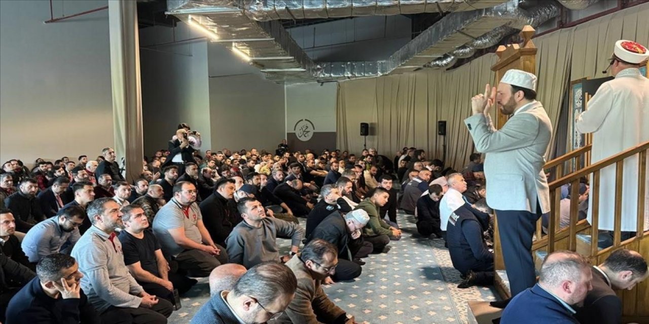 İstanbul Havalimanı'nda cuma hutbesi işaret diliyle de okunuyor