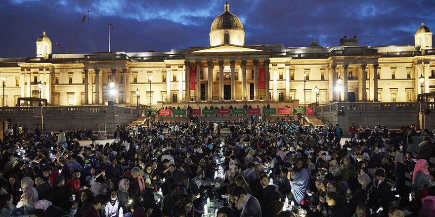 Londra'nın Trafalgar Meydanı'ndaki iftar programında rekor