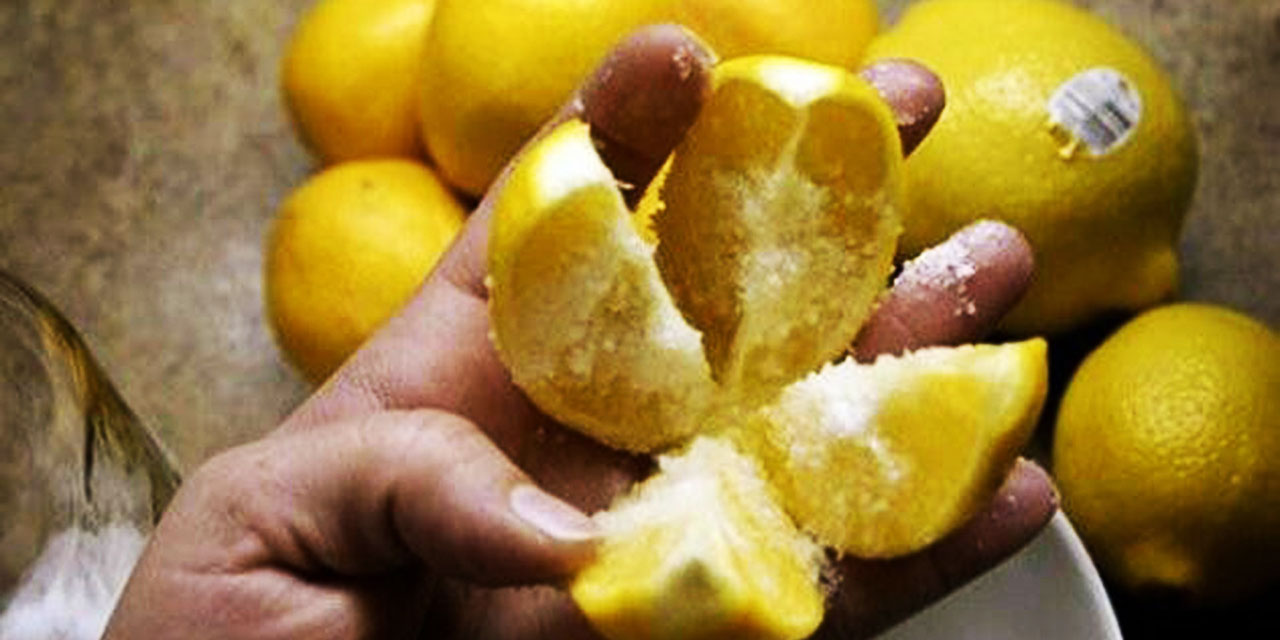 Uyuduğunuz mekana tuzlu limon koyun sonucu görün