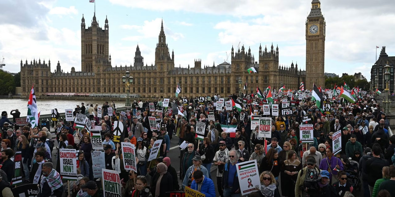 Londra'da yüz binlerce kişi Filistin'e destek için yürüdü