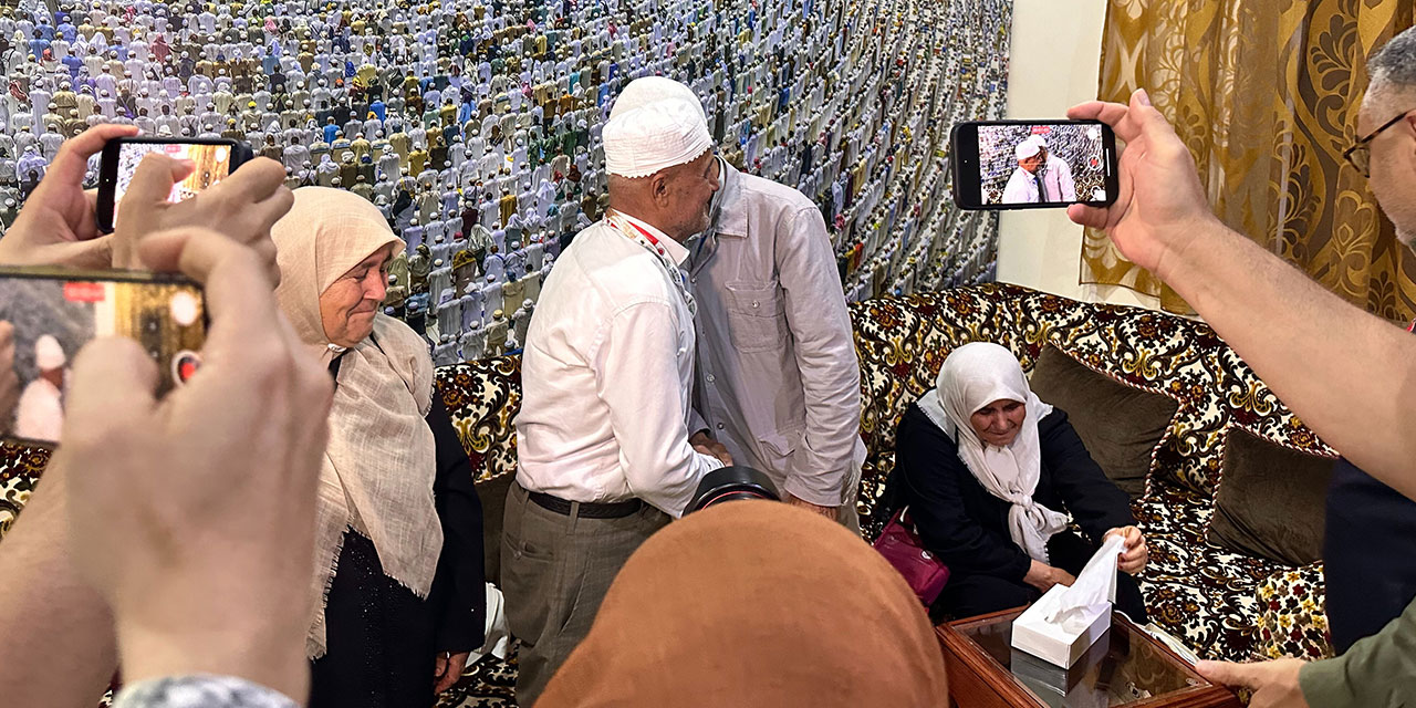 25 senedir küs olan komşular Mekke'de barıştı