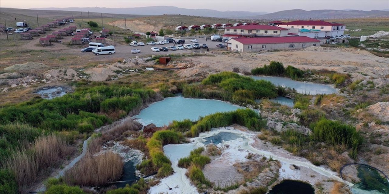 Şifa dolu tatil yapmak isteyenler Diyadin Kaplıcaları'nı tercih ediyor