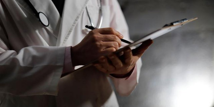 Doktor yanında ağlayan çocuğa 40 dolar ağlama ücreti