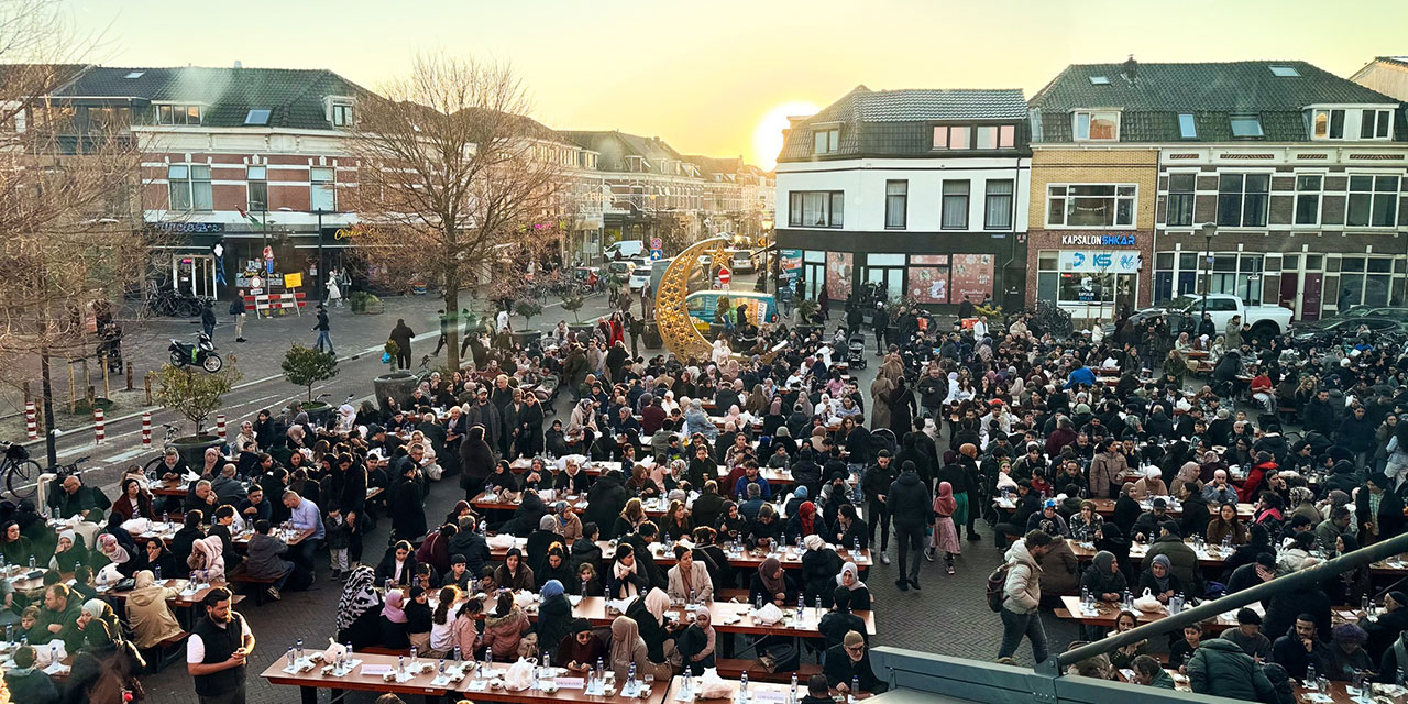 Hollanda'da sokak iftarı: 1500 kişi katıldı