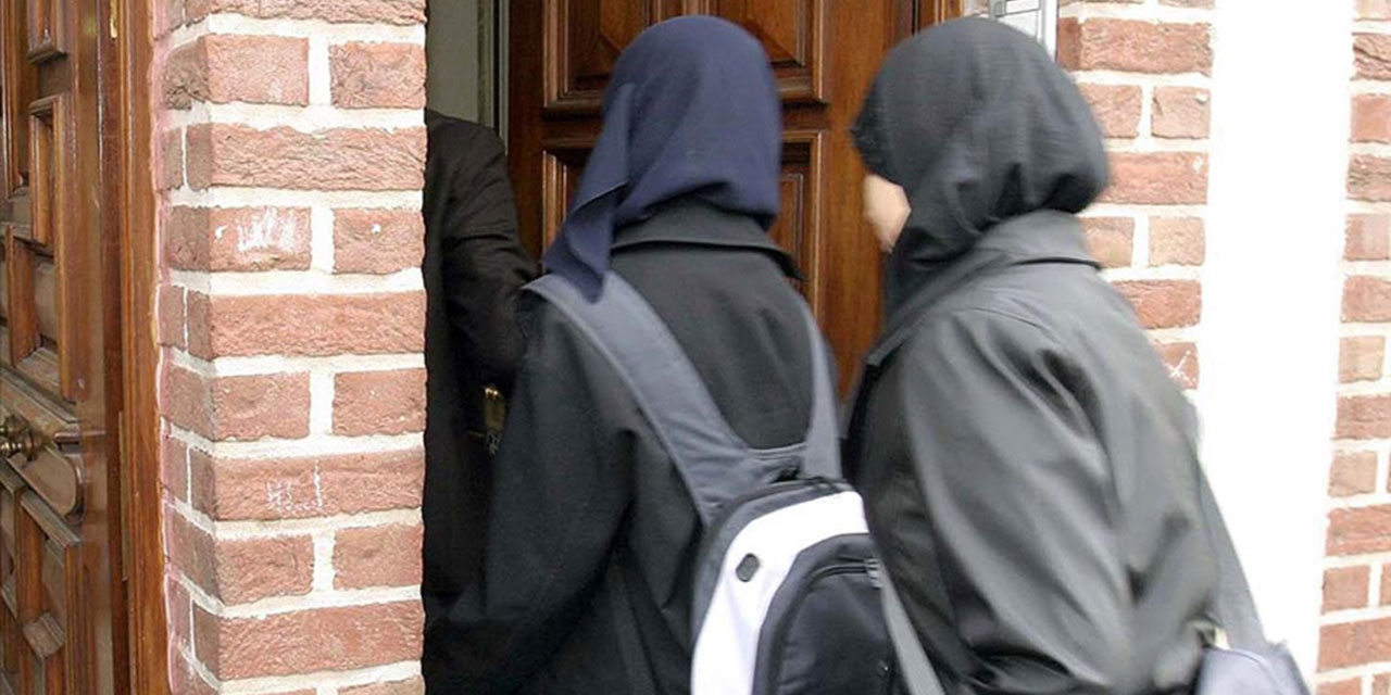 Avusturya, başörtüsü yasağını genişletmeye hazırlanıyor