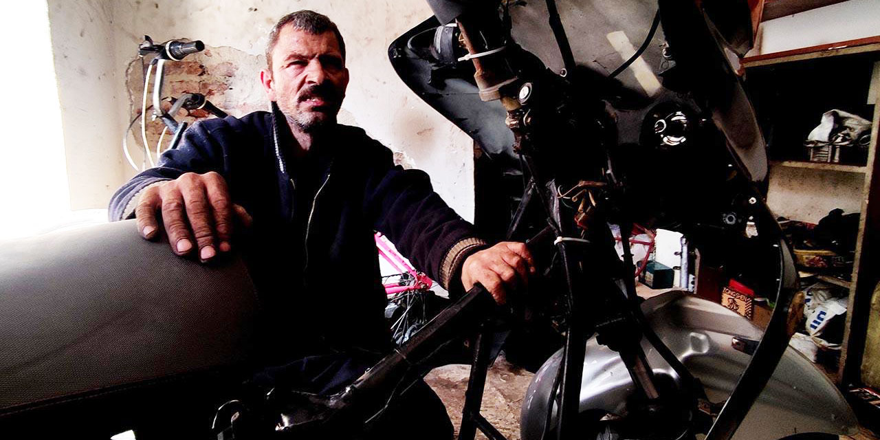 Görmeden motosiklet tamir ediyor: Allah'ın bana verdiği bir yetenek