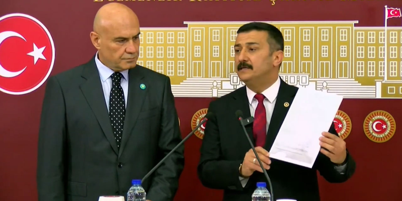 Evinde Risale-i Nur dersi yapılan İyi Partili Türkoğlu'ndan anlamsız tutum