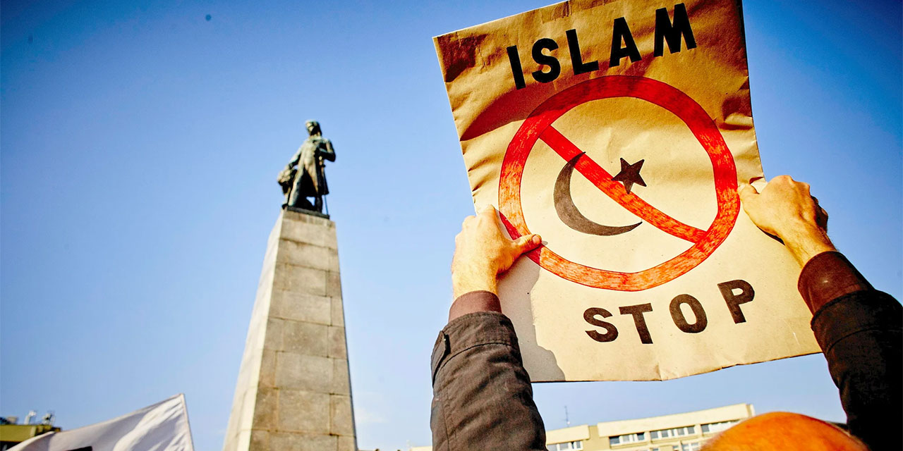 Polonya'da İslam'ı seçenler hainlikle, Müslümanlarla evlenenler 'biyolojik ihanet'le suçlanıyor