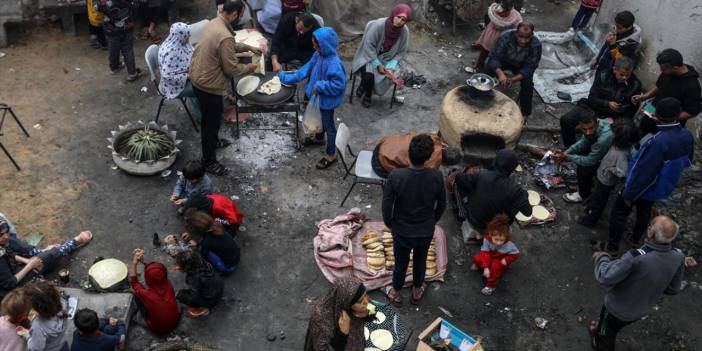 Okullara sığınan Filistinliler, zor şartlar altında yaşıyor