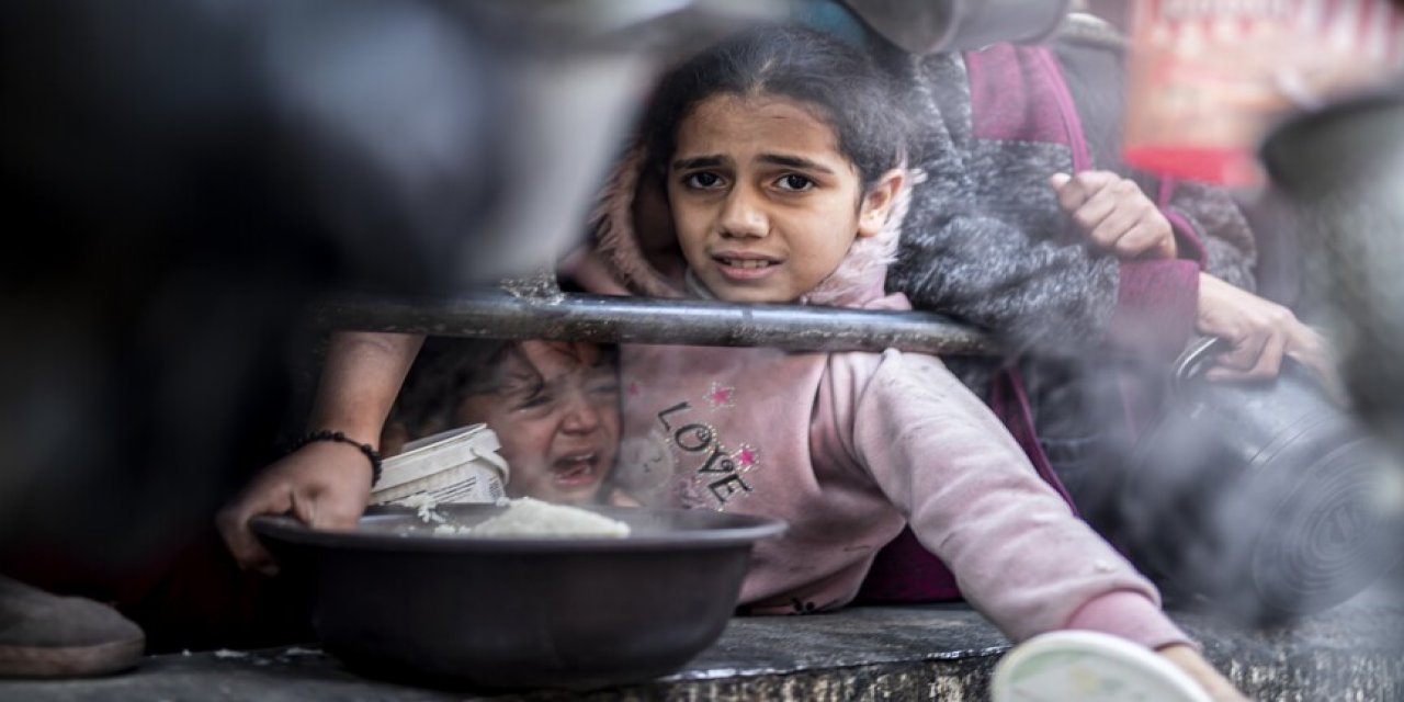 Dünyanın dört bir yanındaki savaşların yükünü en fazla çocuklar çekiyor