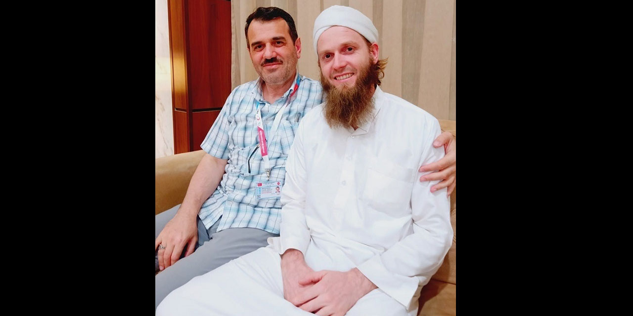 Müslüman oldu, evlatlıktan reddedildi Polonya’dan Medine’ye yürüyerek gitti!