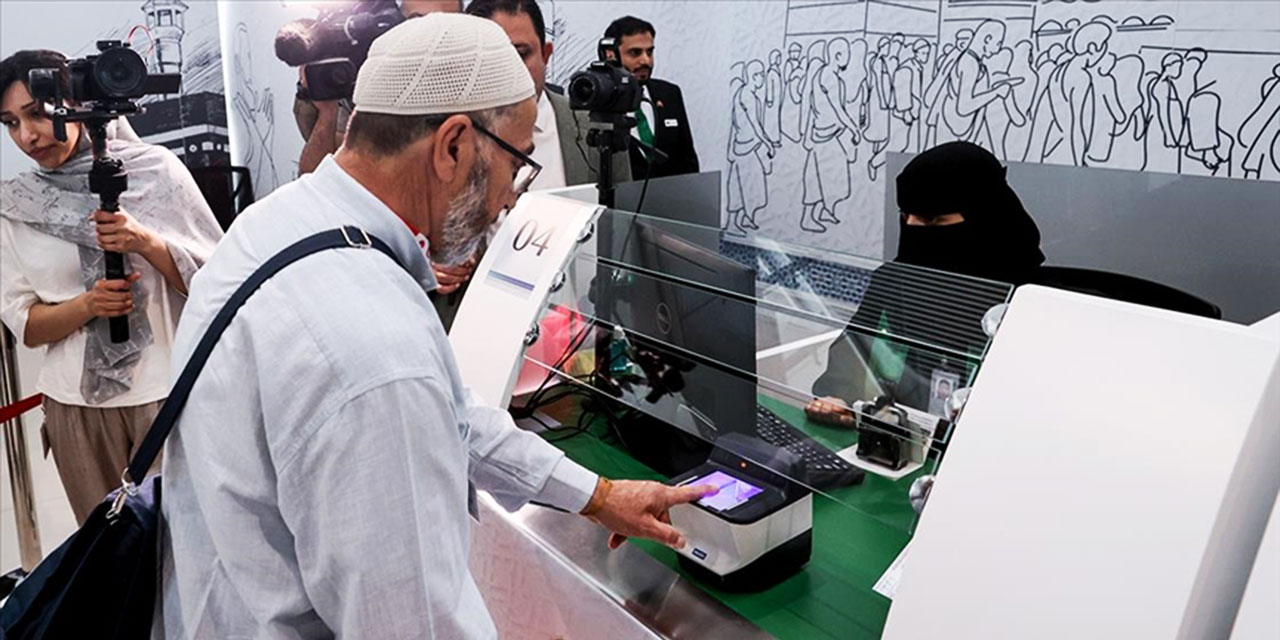 'Mekke Yolu' projesiyle Türk hacı adayları işlemlerini İstanbul'da yaptırıyor