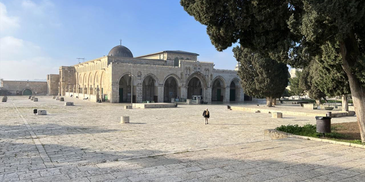 Mescid-i Aksa'da işgalci israil kısıtlaması devam ediyor