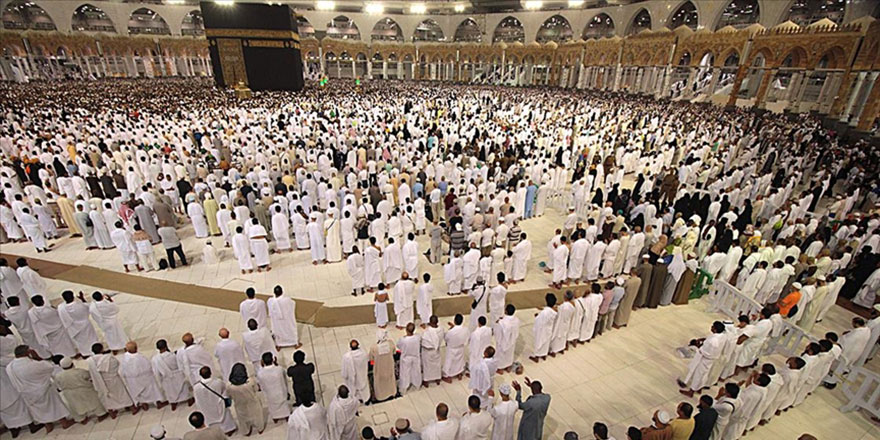 Elhamdülillah: Mescid-i Haram'da bir buçuk yıl aradan sonra ilk kez aralıksız saf tutuldu