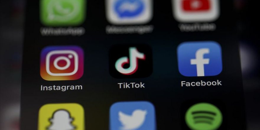 Türkiye'nin sosyal medya karnesi: Günün 8 saati internette geçiyor